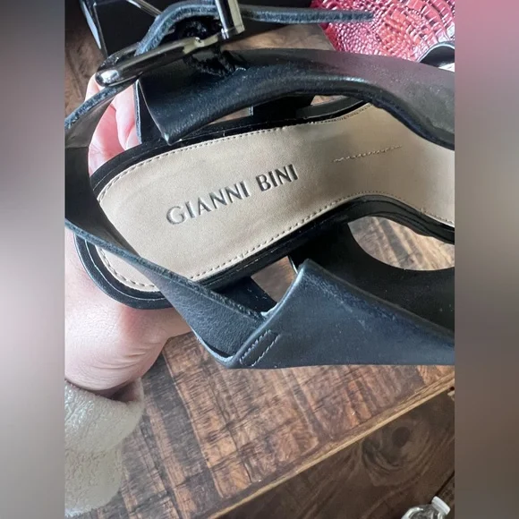 Gianni Bini heels - Picture 3 of 8